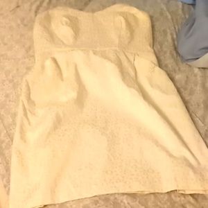 White Sleveless dress